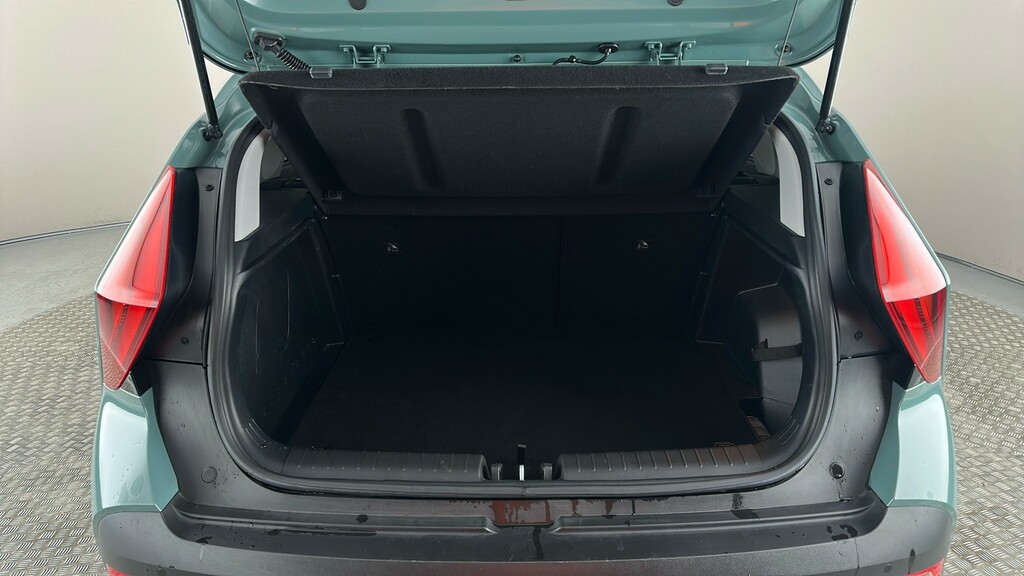 Hyundai Bayon Se Connect Red #22