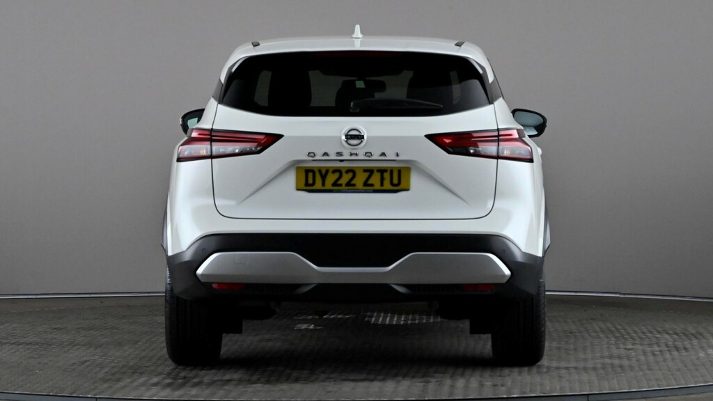 Nissan Qashqai 1.3 Dig-t Mh N-connecta White #5