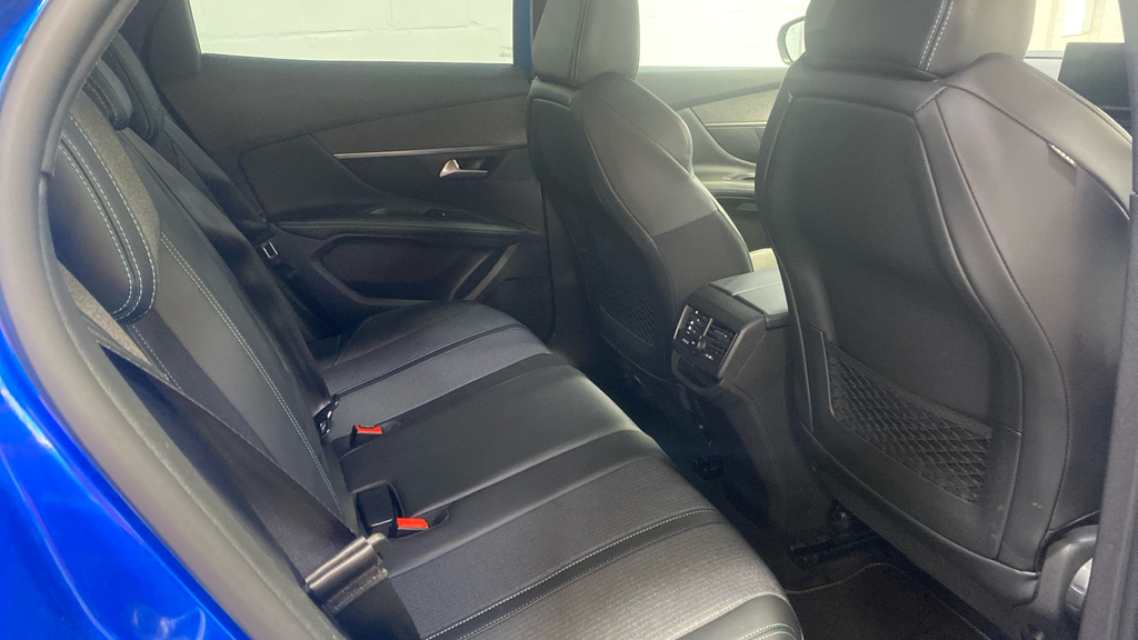 Peugeot 3008 Gt Bluehdi Ss White #5