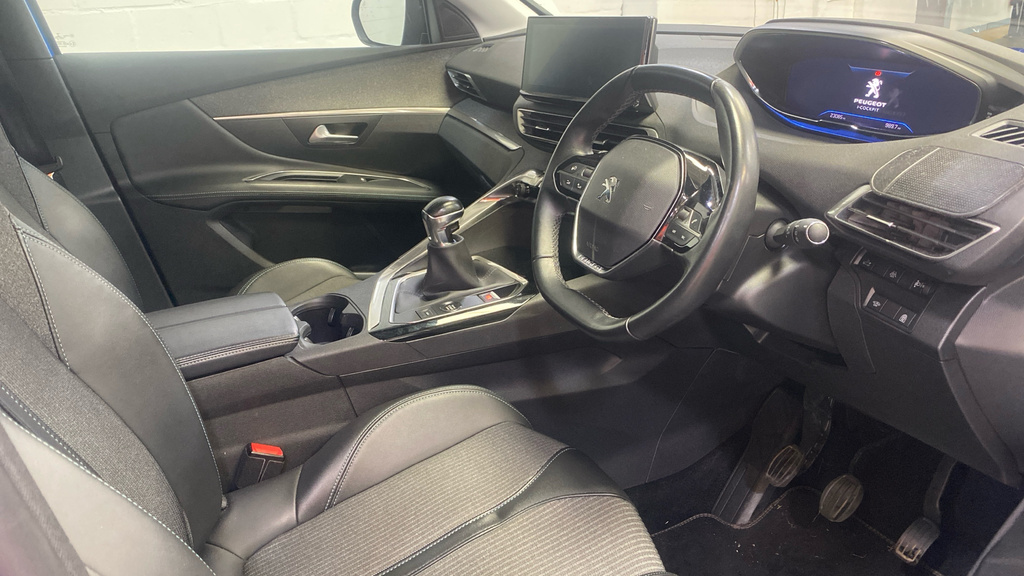 Peugeot 3008 Gt Bluehdi Ss White #4