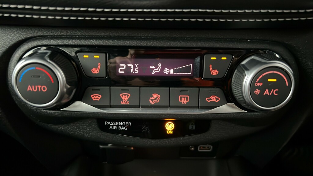Nissan Juke N-connecta Black #25