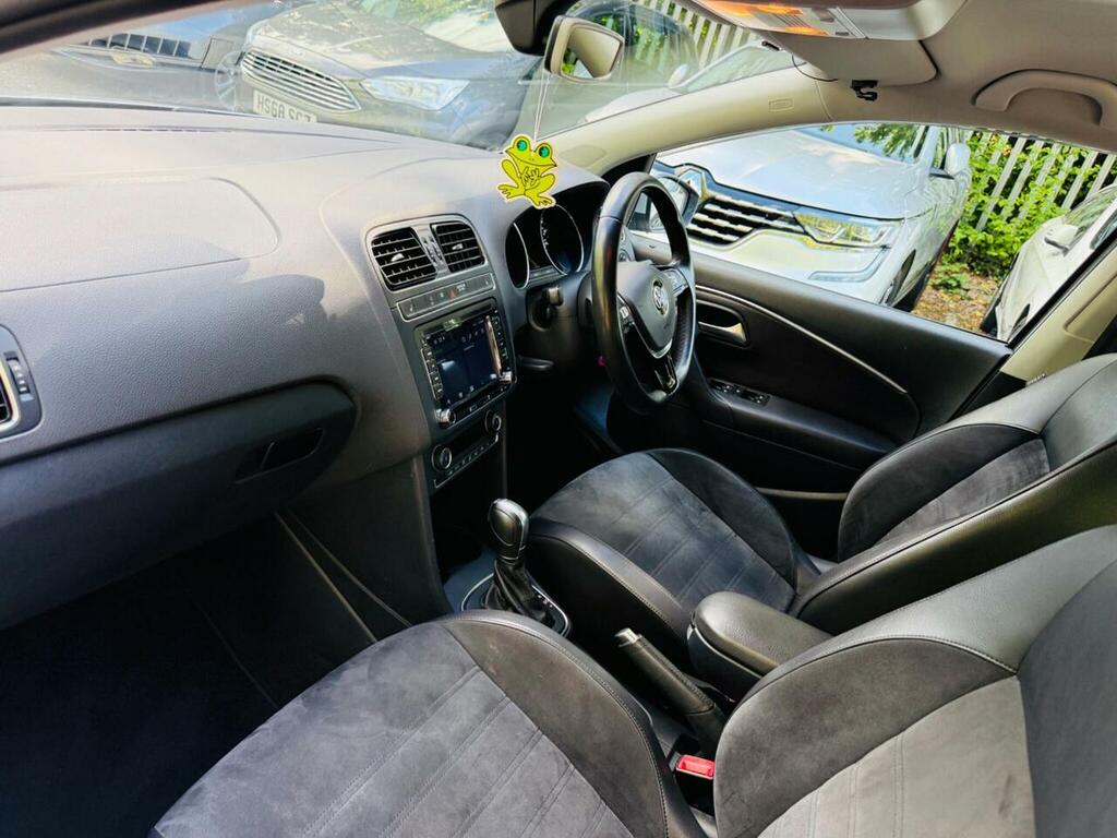 Volkswagen Polo Se Red #30