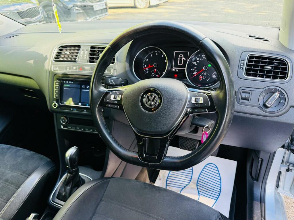 Volkswagen Polo Se Red #36
