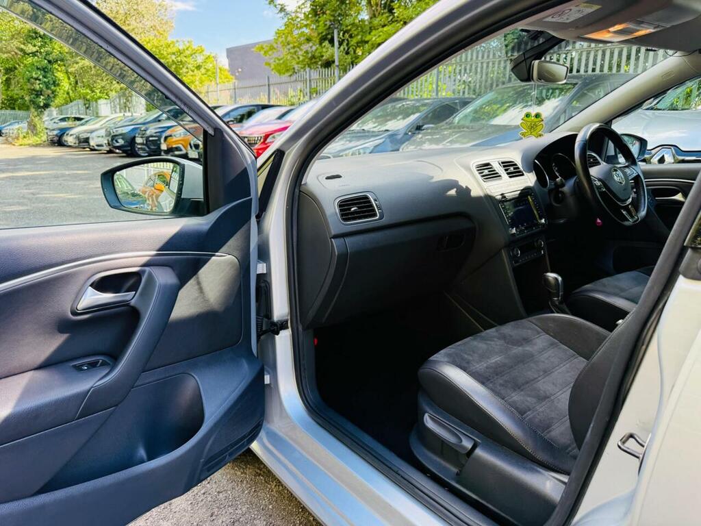 Volkswagen Polo Se Red #28