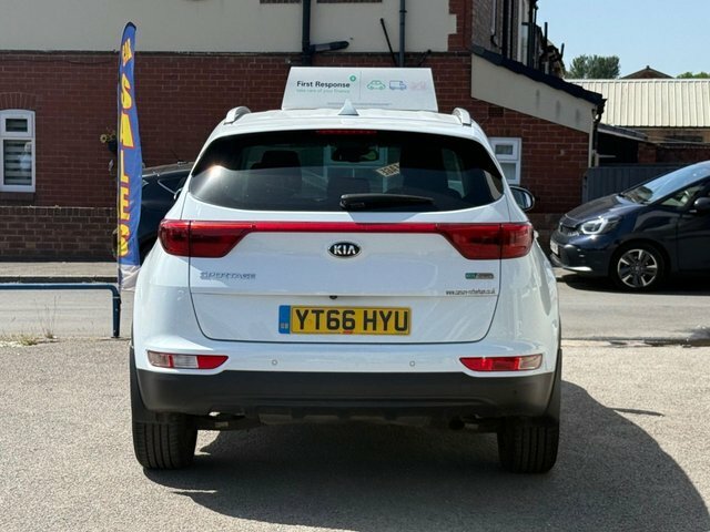 Kia Sportage 1.6 Gdi 2 Suv Euro 6 Ss 130 YT66HYU White #4