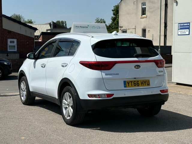 Kia Sportage 1.6 Gdi 2 Suv Euro 6 Ss 130 YT66HYU White #3