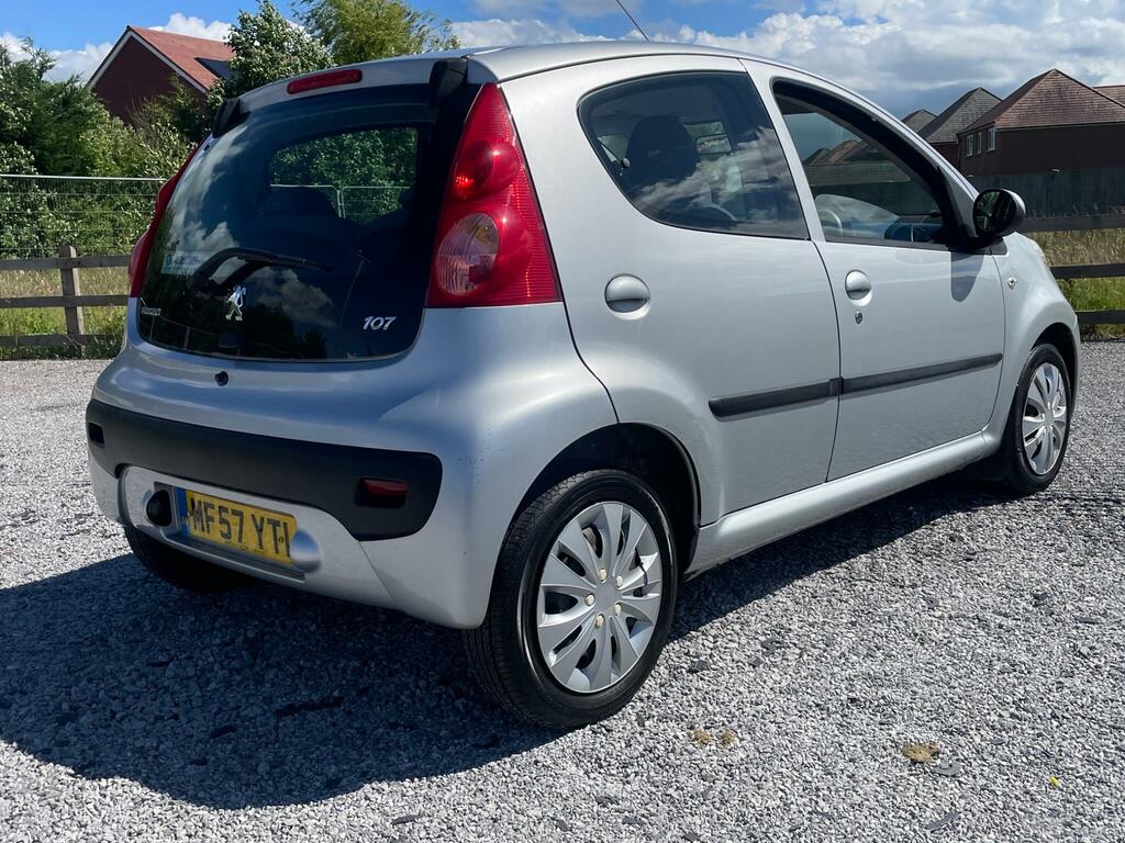 Peugeot 107  Red #4