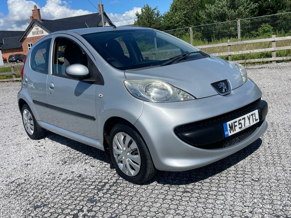 Peugeot 107  Red #3