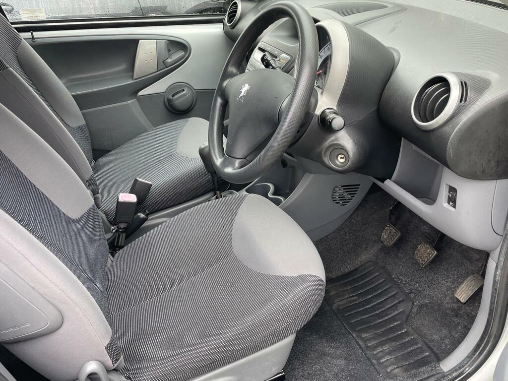 Peugeot 107  Red #16
