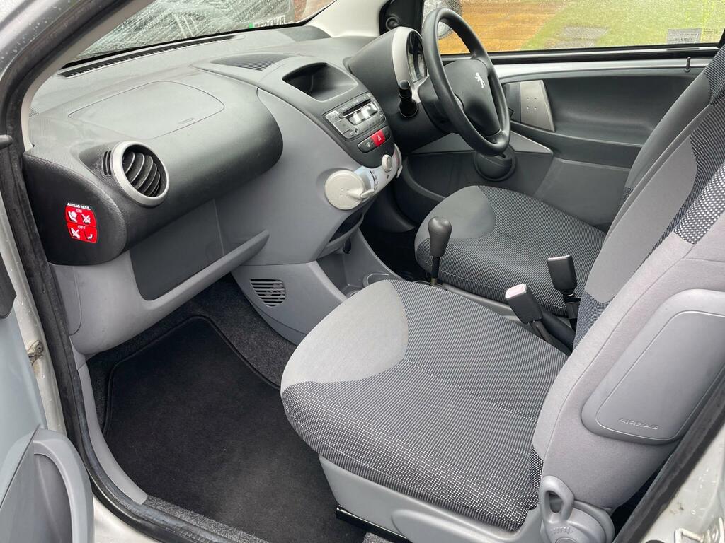 Peugeot 107  Red #9