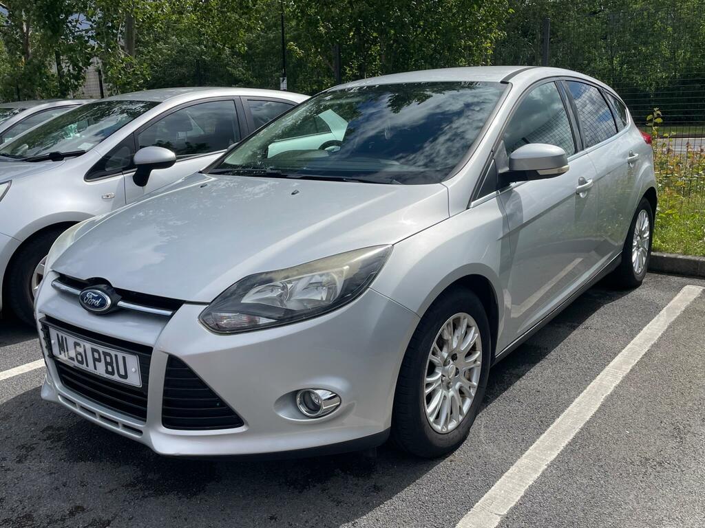 Ford Focus Titanium Silver #2