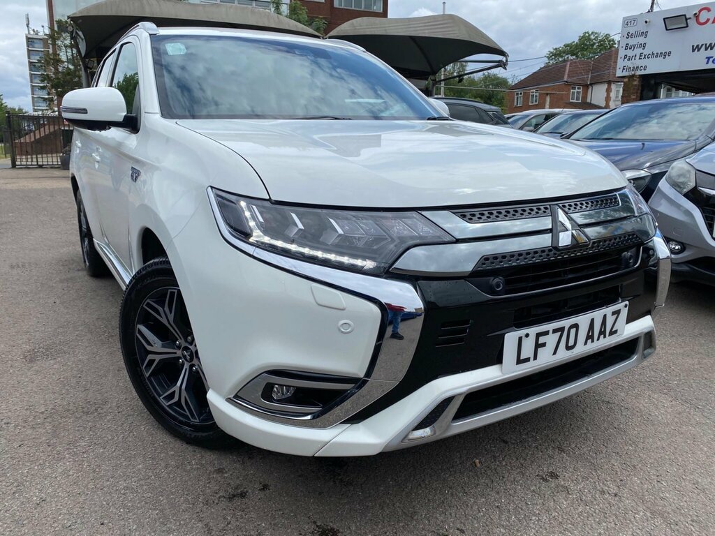 Mitsubishi Outlander 2.4H Twinmotor 13.8Kwh Exceed Safety Cvt 4Wd Euro White