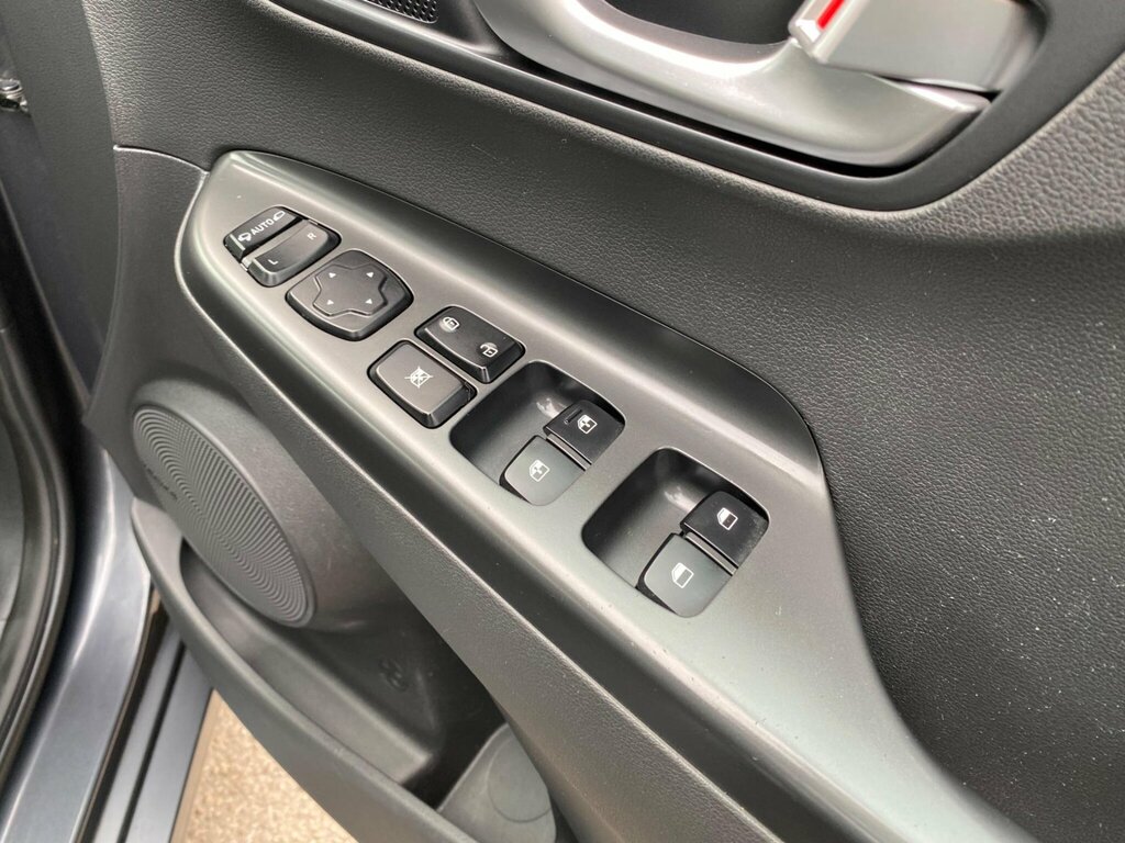 Hyundai Kona Hatchback  #31