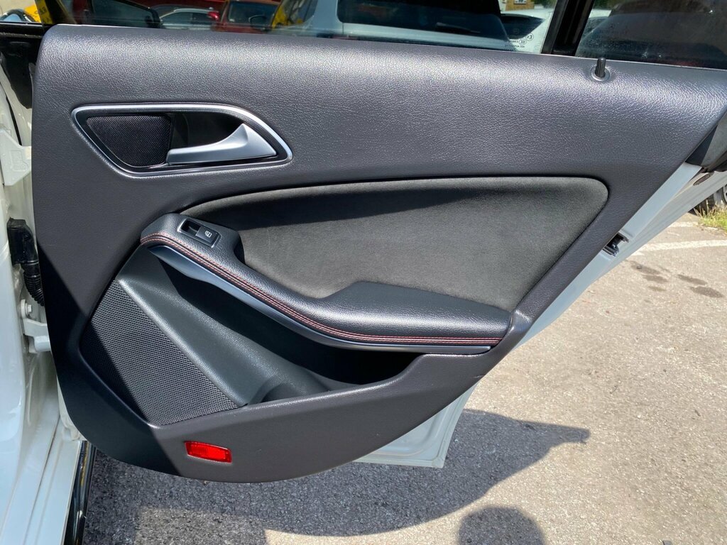 Mercedes-Benz CLA Class Cla 1.8 Cla200 #32