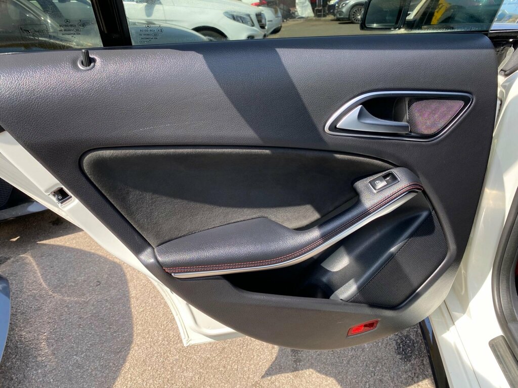 Mercedes-Benz CLA Class Cla 1.8 Cla200 #34