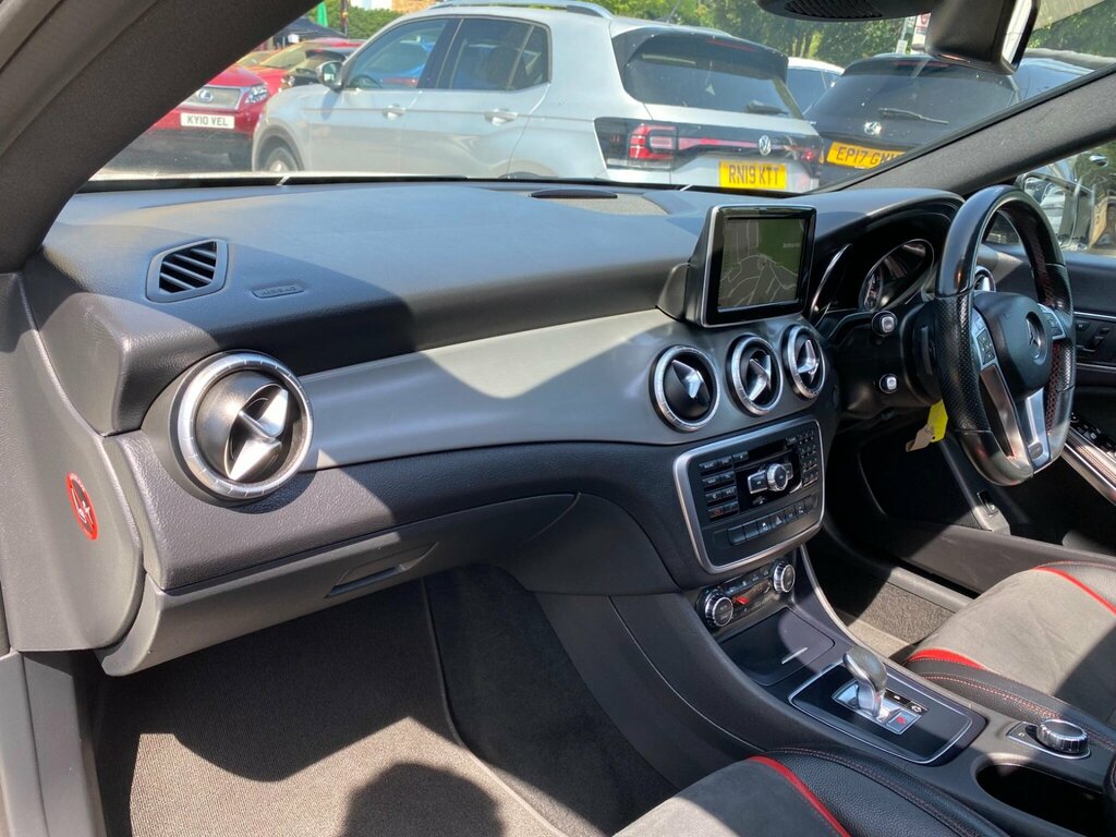 Mercedes-Benz CLA Class Cla 1.8 Cla200 #38