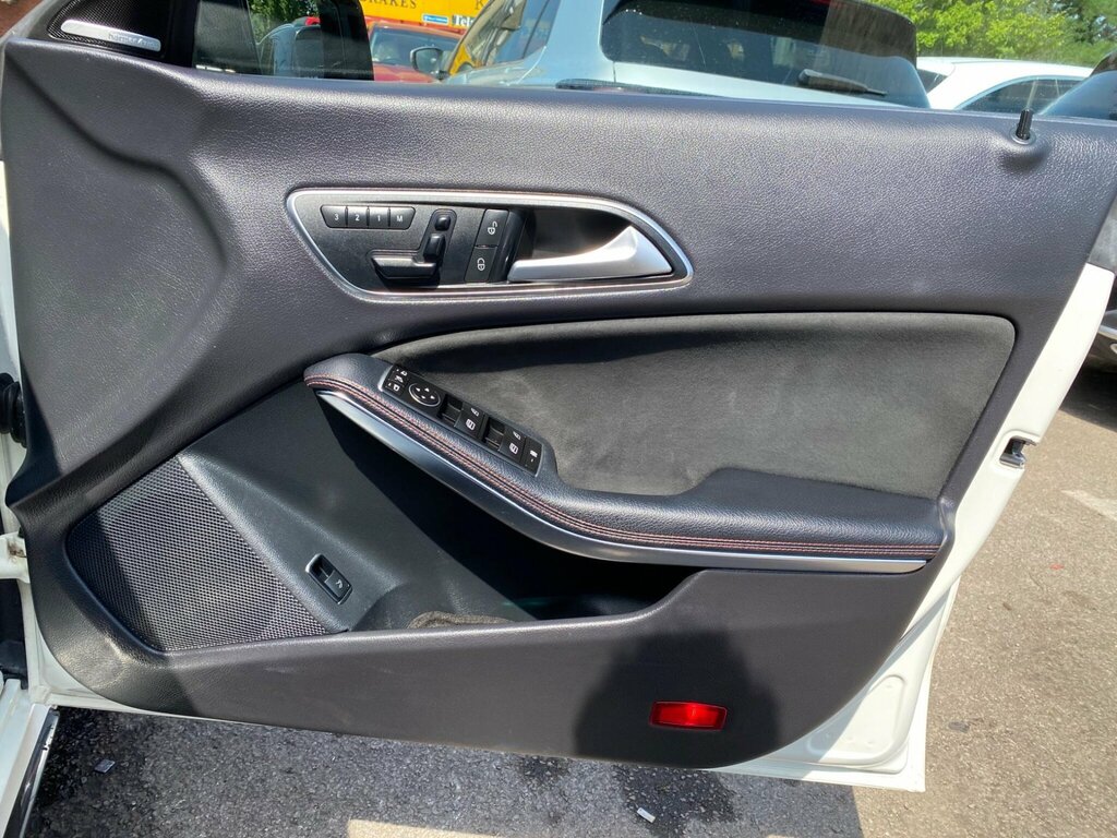 Mercedes-Benz CLA Class Cla 1.8 Cla200 #16