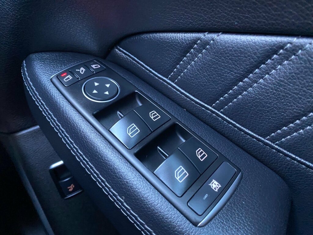 Mercedes-Benz GLE Class Black #33