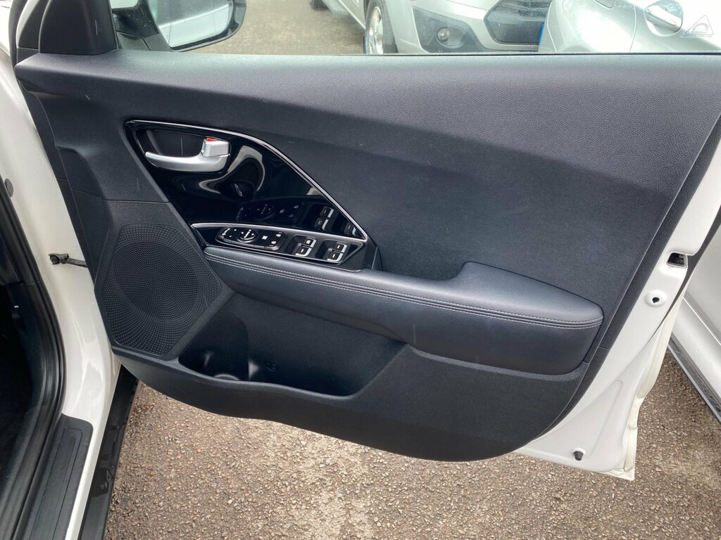 Kia Niro Niro 3 Red #16