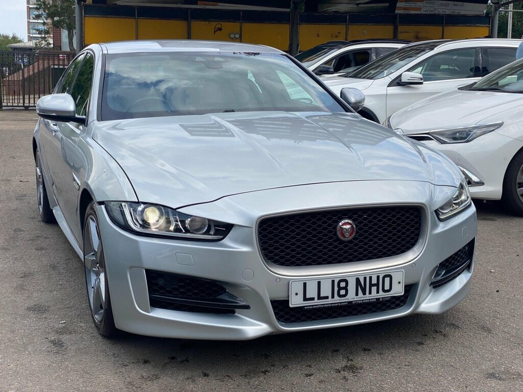 Jaguar XE 2.0I Gpf R-sport Euro 6 Ss Silver