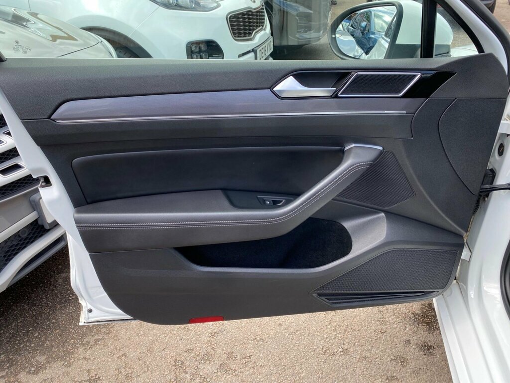 Volkswagen Passat Se Business Blue #37
