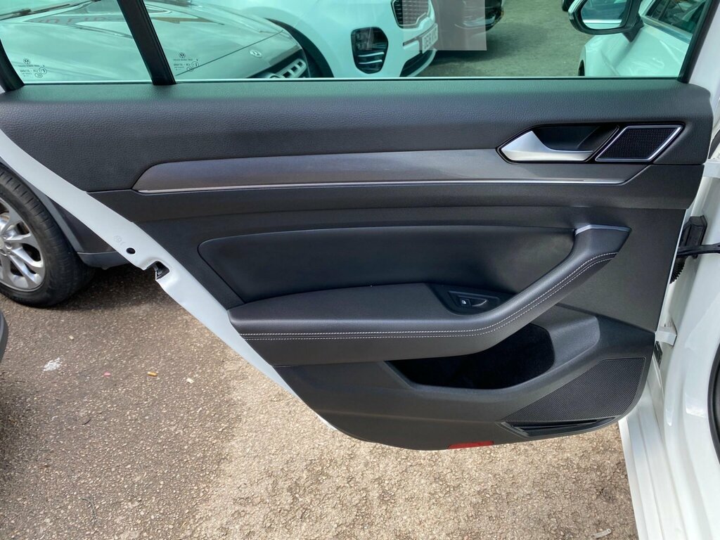 Volkswagen Passat Se Business Blue #35