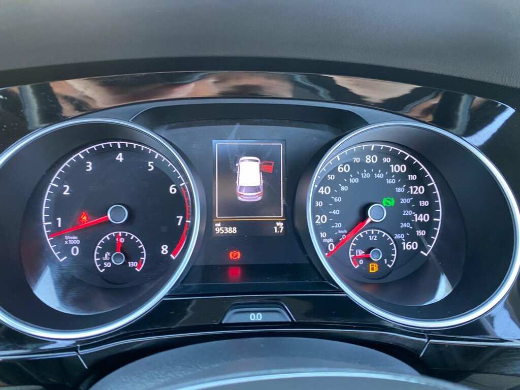 Volkswagen Touran Black #21