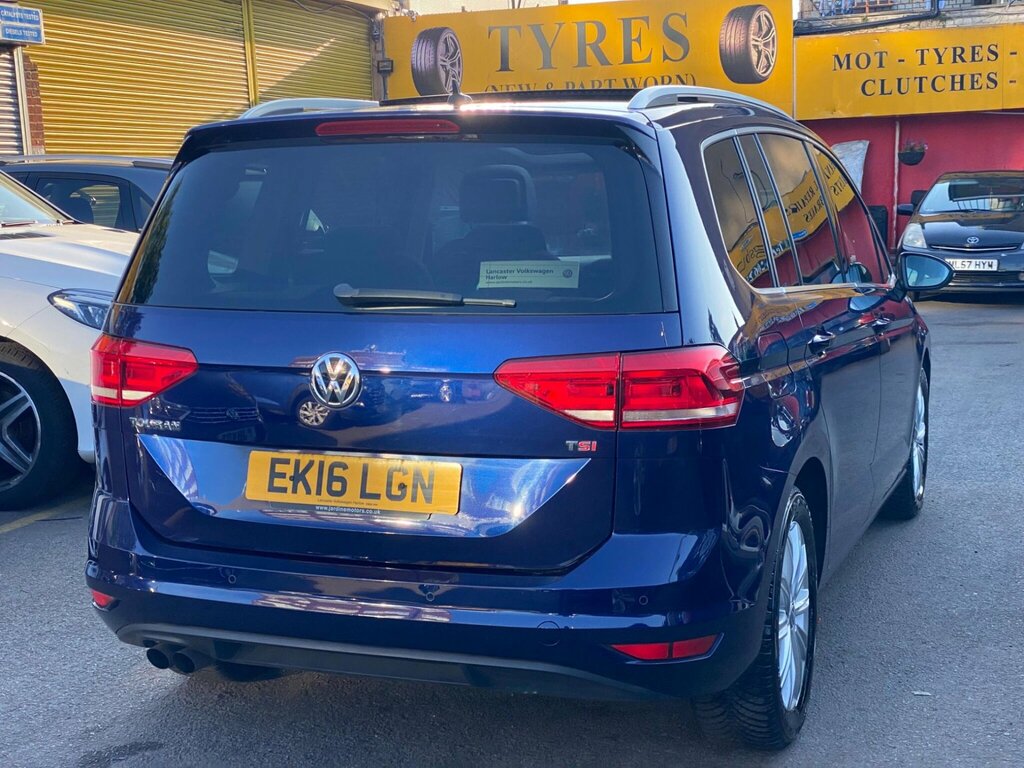 Volkswagen Touran Black #10