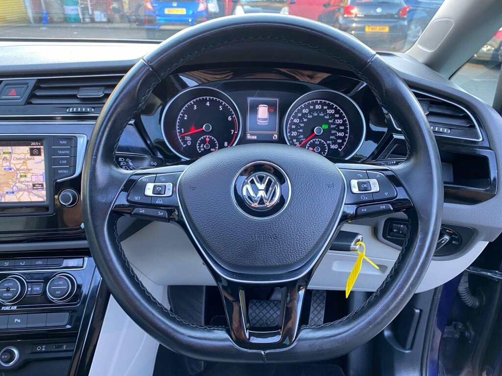 Volkswagen Touran Black #27