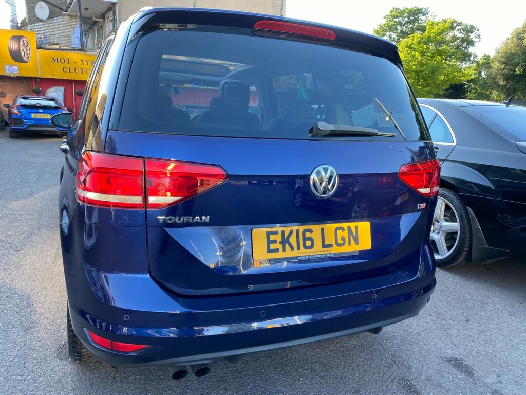 Volkswagen Touran Black #15
