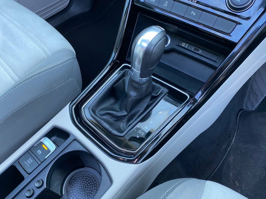Volkswagen Touran Black #26
