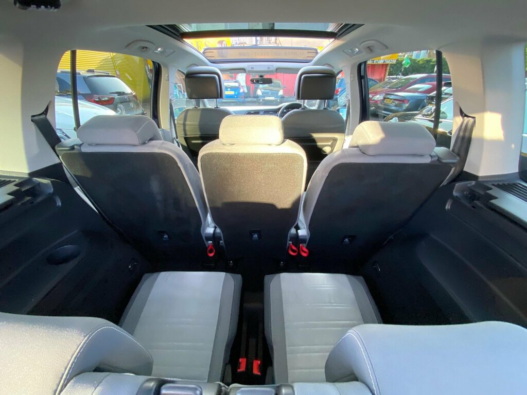 Volkswagen Touran Black #34