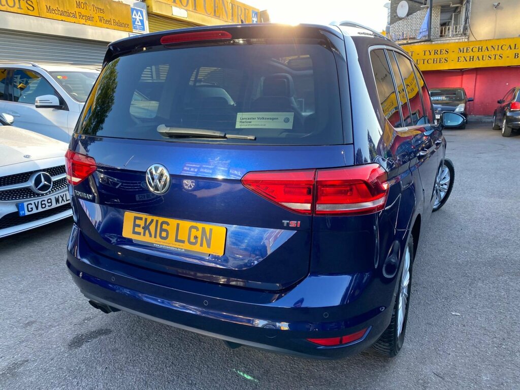 Volkswagen Touran Black #9