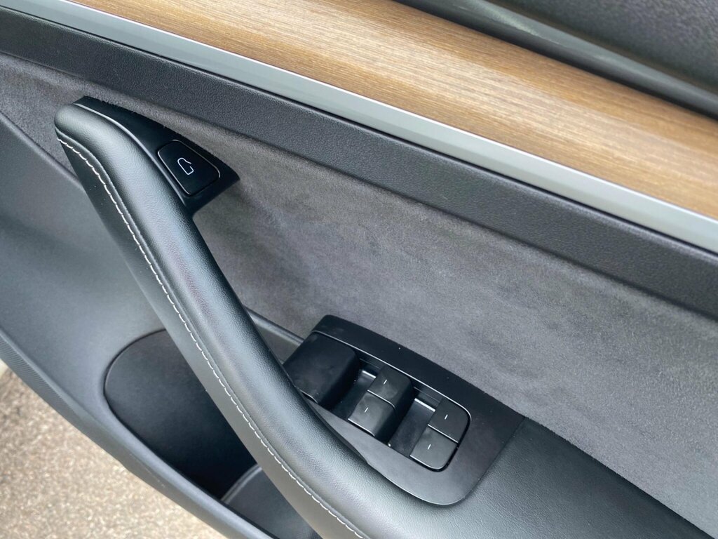 Tesla Model 3 2021 71 Dual #18