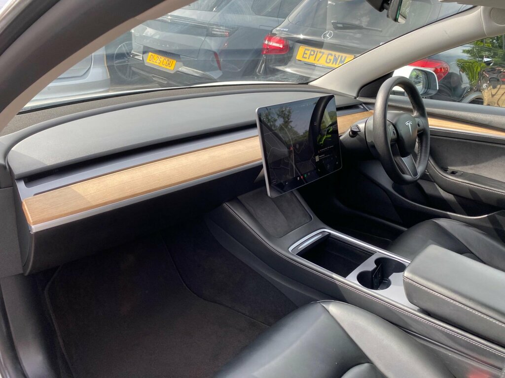 Tesla Model 3 2021 71 Dual #32