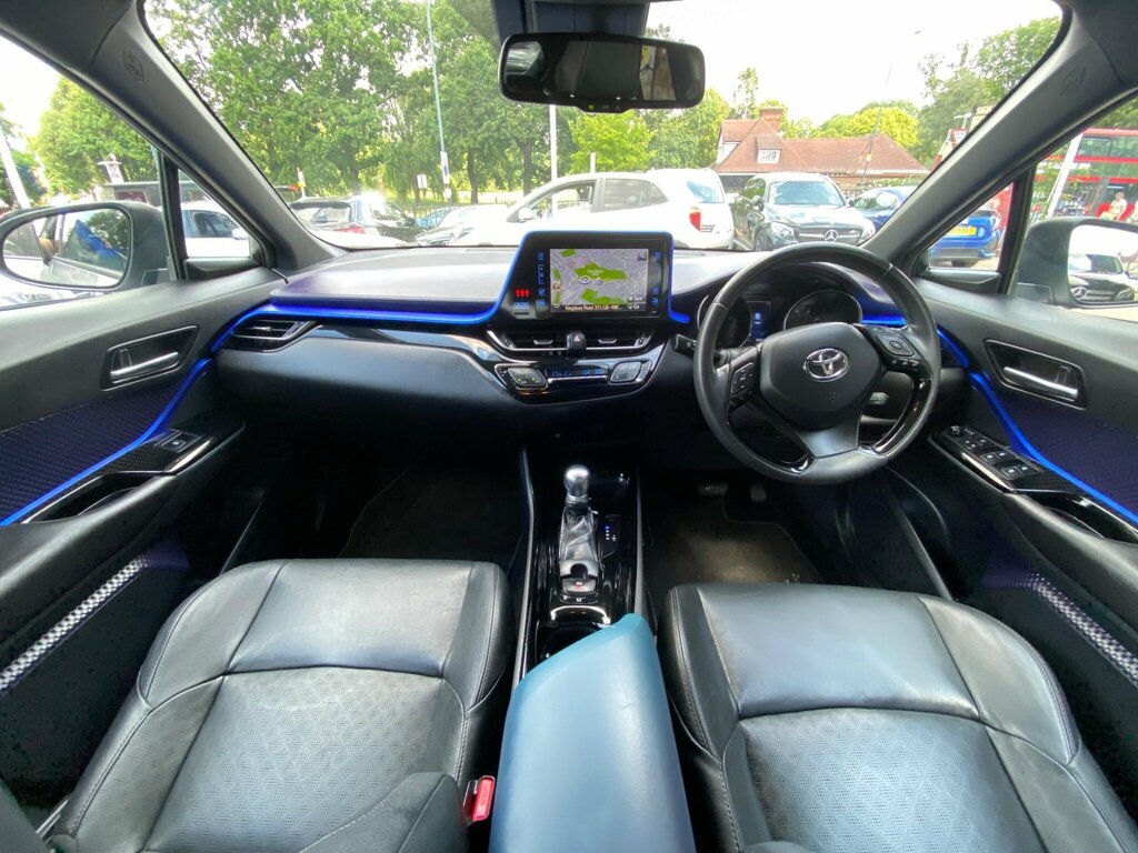 Toyota C-Hr 1.2 Vvt-i Dynamic Cvt Euro 6 Ss Silver #2