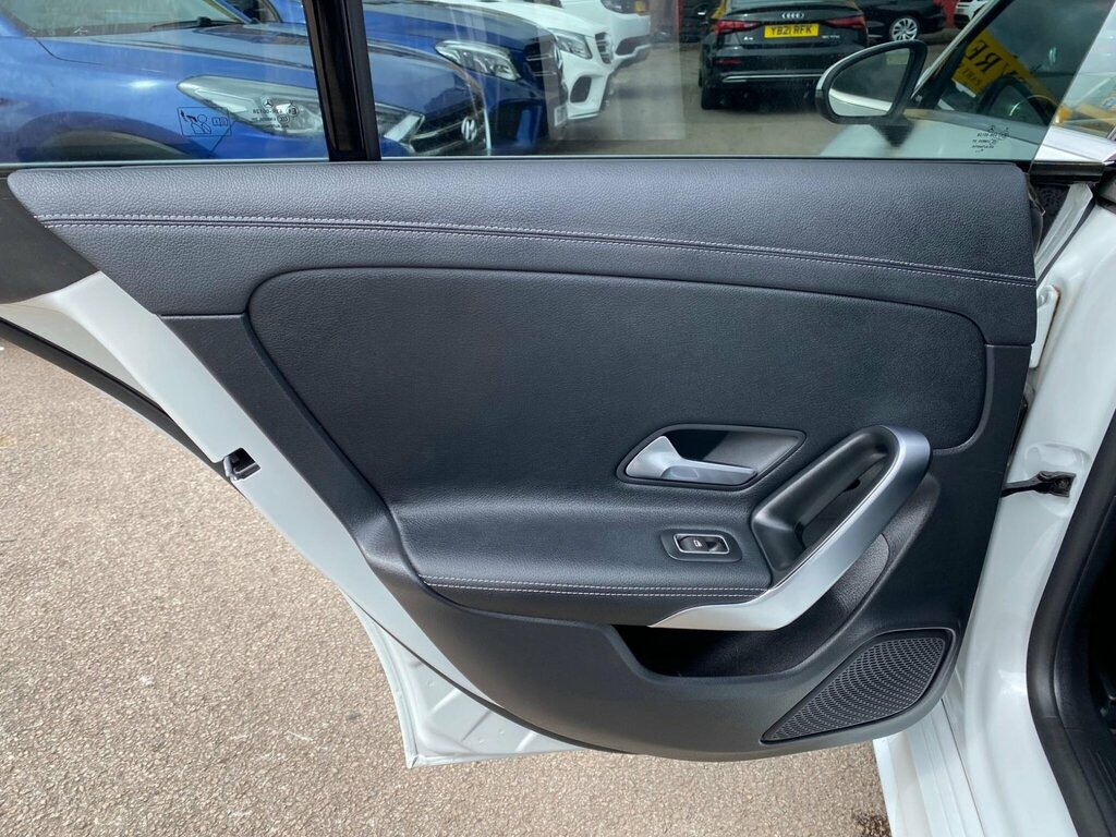 Mercedes-Benz CLA Class 220D Amg Line Coupe Silver #35