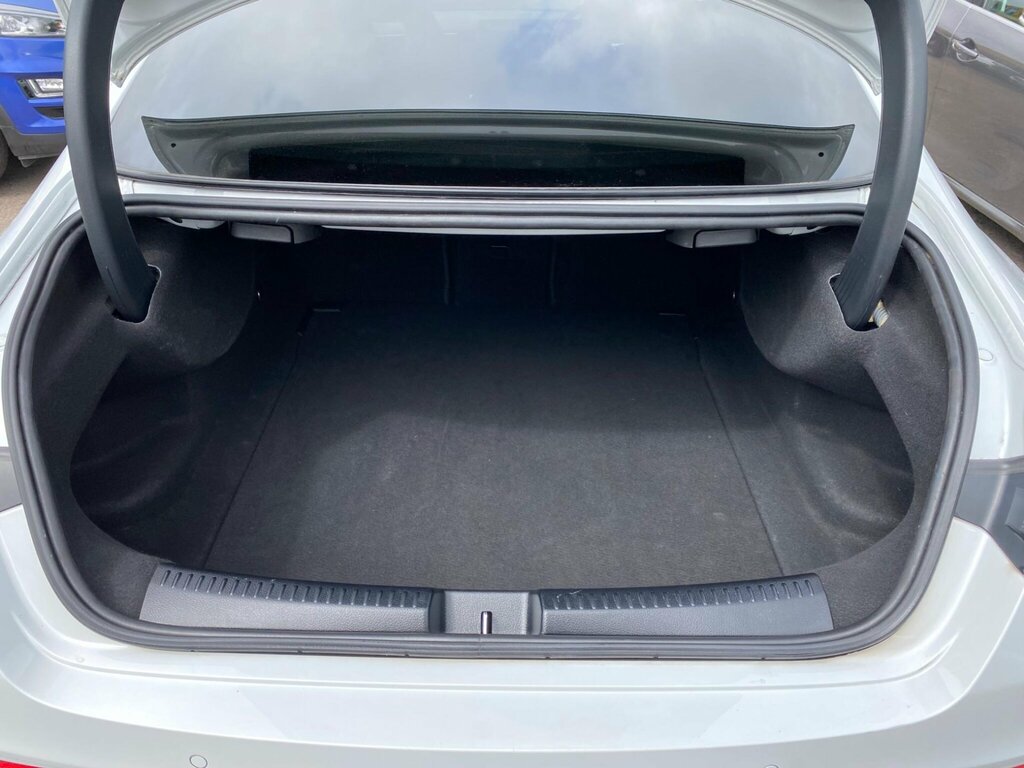 Mercedes-Benz CLA Class 220D Amg Line Coupe Silver #41
