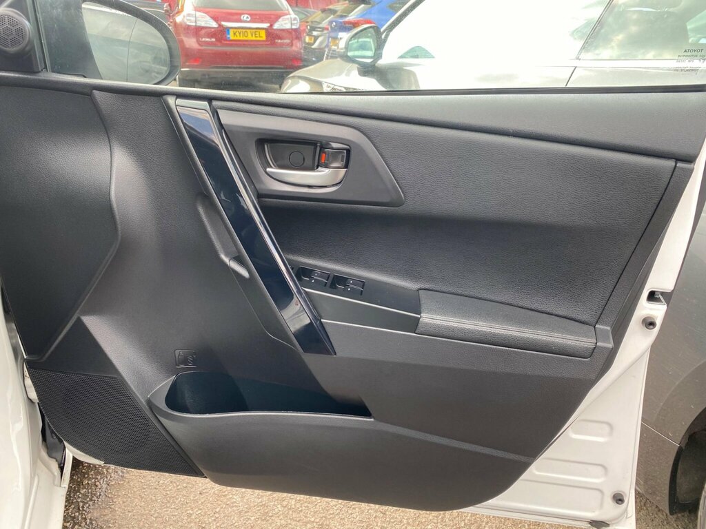 Toyota Auris 1.6 D-4d Excel Euro 6 Ss Grey #16