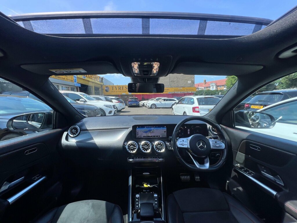 Mercedes-Benz GLA Class 1.3 Gla200 Amg Line Premium Plus 7G-dct Euro 6 LV22TZN Black #2