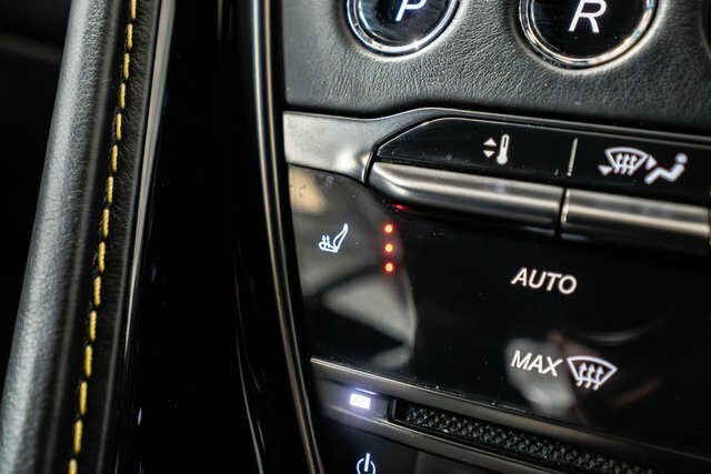 Aston Martin DB11 V12. Quantum Silver Silver #39
