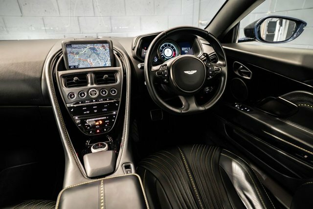 Aston Martin DB11 V12. Quantum Silver Silver #28
