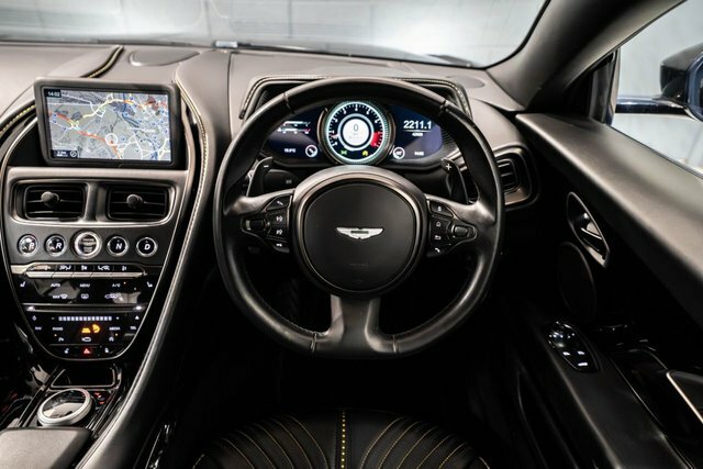 Aston Martin DB11 V12. Quantum Silver Silver #29