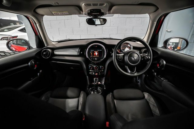 Mini Hatch Cooper Classic Hatchback Red #2