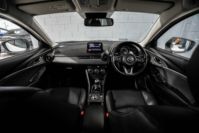 Mazda CX-3 Skyactiv-g Sport Nav Suv White #2