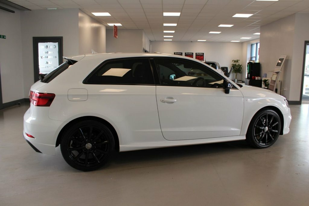 Audi A3 2L Black Edition KK17WFC White #6