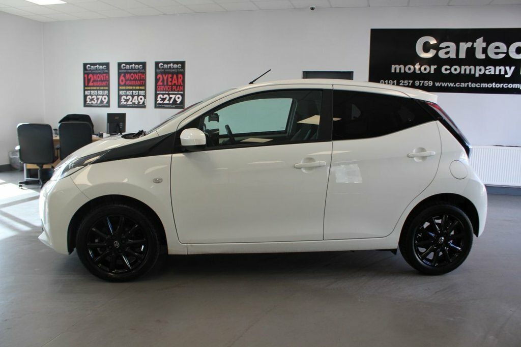 Toyota Aygo 1L X-style White #5