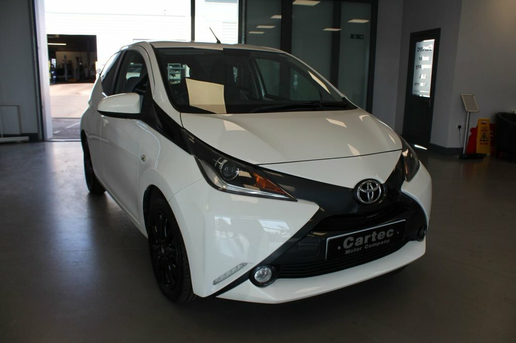 Toyota Aygo 1L X-style White #3