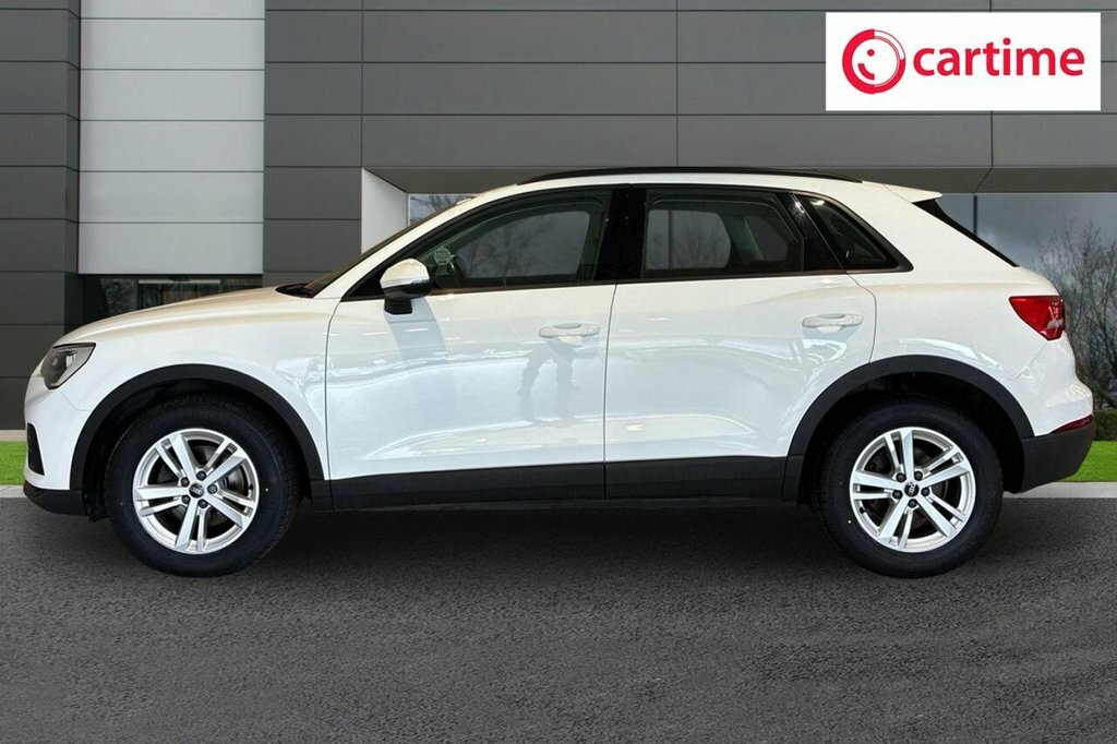 Audi Q3 2L Technik DA21OUP White #3