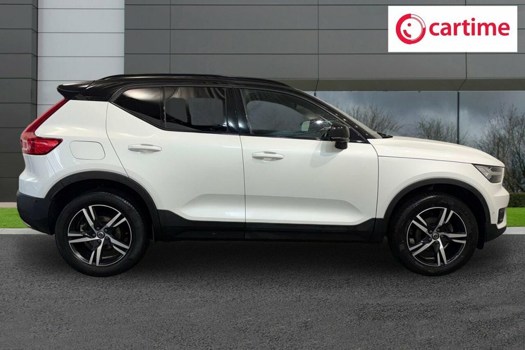 Volvo XC40 1.5L R-design AE68FHV White #2